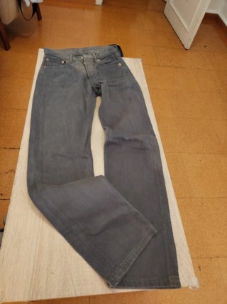 Pantalón vaquero Levis gris