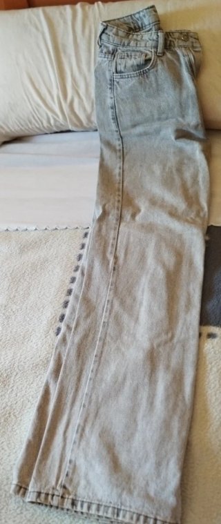 Pantalón vaquero gris
