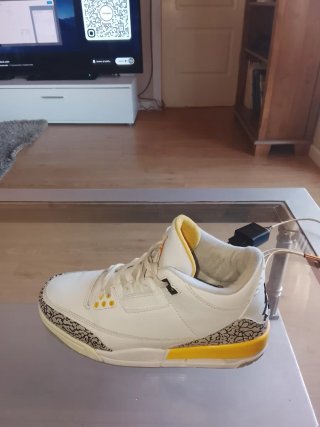 Zapatillas Jordan 3 Blancas y Amarillas