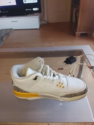 Zapatillas Jordan 3 Blancas y Amarillas