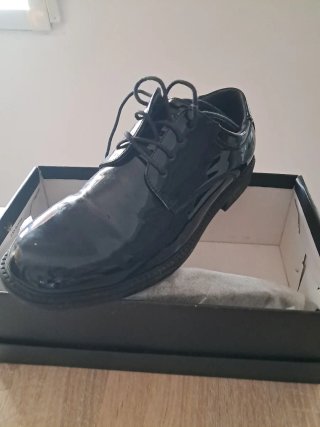 Zapatos de charol negro