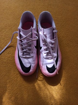 Zapatillas de fútbol Nike talla 34