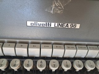 Olivetti LINEA 98 máquina de escribir