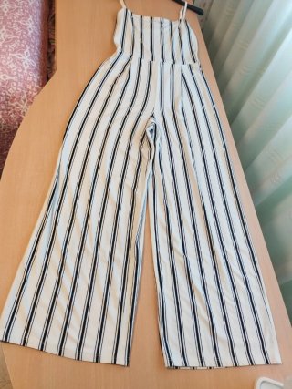 Mono Bershka Blanco con Rayas Negras Talla S