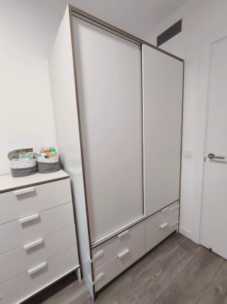 Armario Blanco y Marrón Ikea Trysil