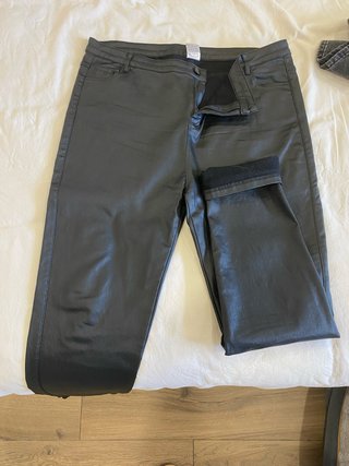 Pantalón efecto piel Shein forrado