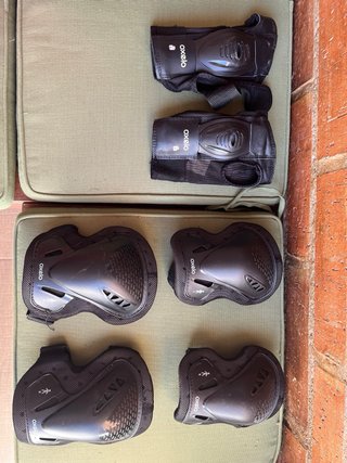 Patines en línea Oxelo Talla 43 y protecciones