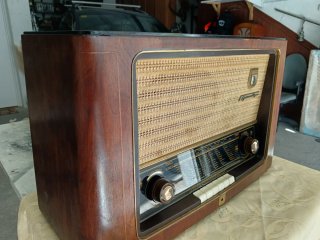 Radio Antigua Grundig modelo 3010