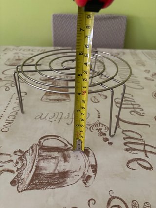 Soporte metálico para microondas