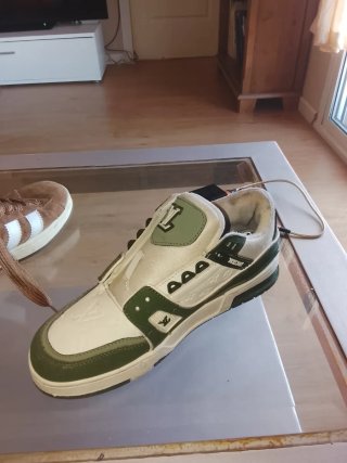 Zapatillas Louis Vuitton verdes y blancas