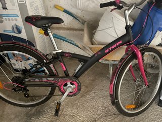 Bicicleta BTWIN niña rosa y negra