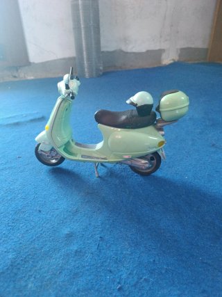 Moto Scooter Vespa + Barbie Juguete