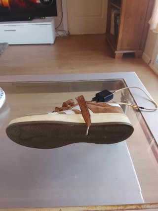 Zapatillas Adidas Campus Marrones y Blancas