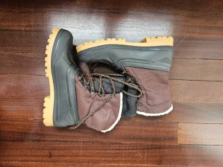 Botas de Montaña Marrones y Negras