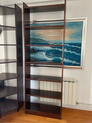 Confezione da 3 scaffali in legno massello con angolo.
