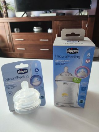 Biberón y tetinas Chicco NaturalFeeling 6m+