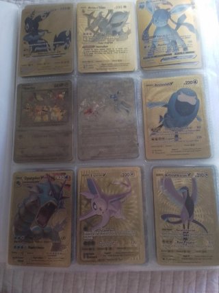 Colección de 9 Cartas Pokémon Doradas