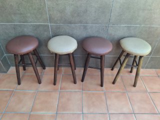 Set de 4 Taburetes de Madera