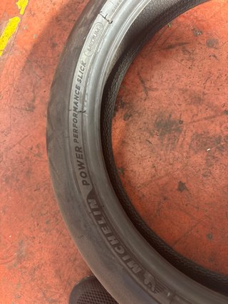 Neumático Michelin Power Performance Slick