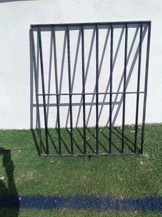 Reja de ventana metálica