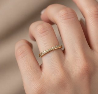 Anillo de oro con diamantes