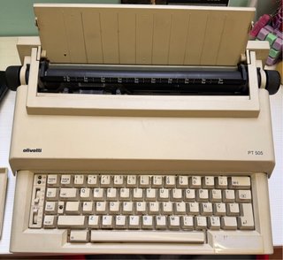 Máquina de escribir Olivetti PT 505