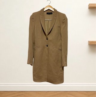 Talla S. Abrigo de paño color Camel de ZARA