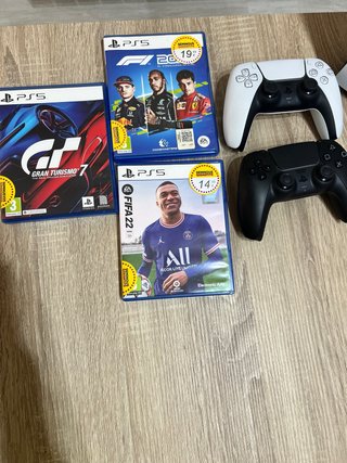 PlayStation 5 + 2 Mandos + 3 Juegos