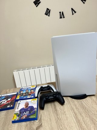 PlayStation 5 + 2 Mandos + 3 Juegos