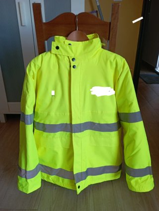 Chaquetón impermeable amarillo Talla S, M y L