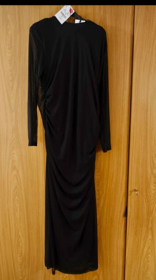 Vestido largo fruncido negro