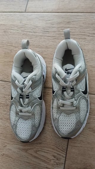 Nike Bambas Plata y Blanco