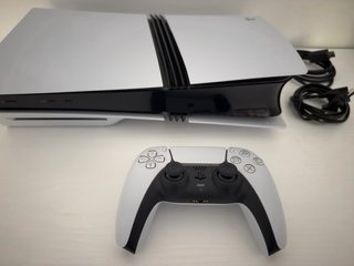 PS5 PRO 2 TB+lector de disco+3 juegos. Poco uso.