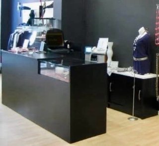 Mostrador de Boutique con Vitrina