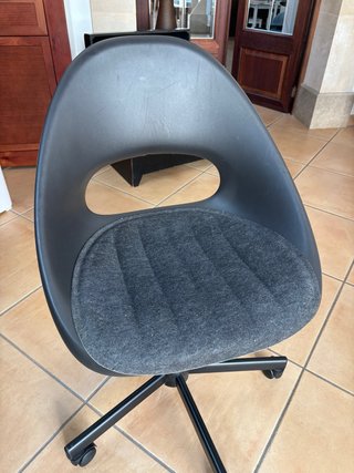 Silla de oficina ergonómica negra