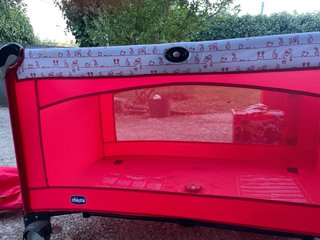 Cuna de viaje Chicco roja como nueva!