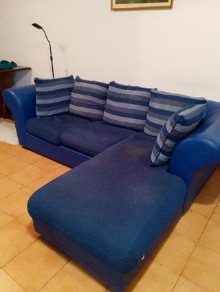 Divano tre posti con penisola blu