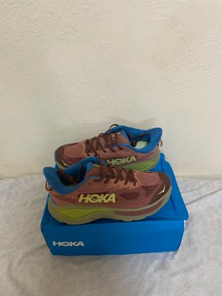 Zapatillas Hoka para hombre o mujer Talla 42