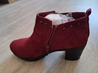 Botines bajos con tacón, burdeos.