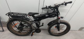 Bicicleta eléctrica Ridstar H26 MG-01 con alforja