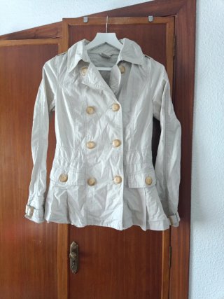 Chaqueta beige mujer
