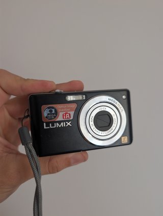 Cámara Panasonic Lumix Negra