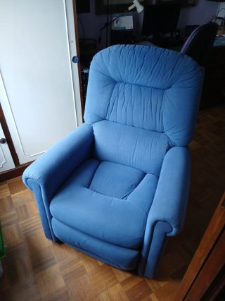 Sillón reclinable azul