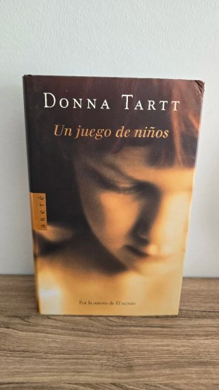 Libro Donna Tart Un juego de niños
