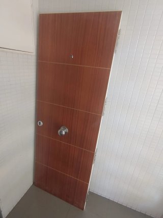 Puerta Blindada Acabado Madera