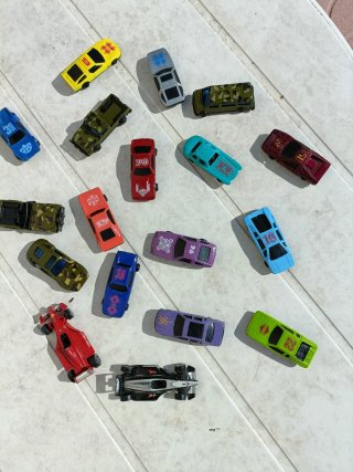 Lote de 16 coches miniatura