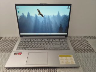 ASUS Vivobook E1504F Ryzen 5 16GB DDR5