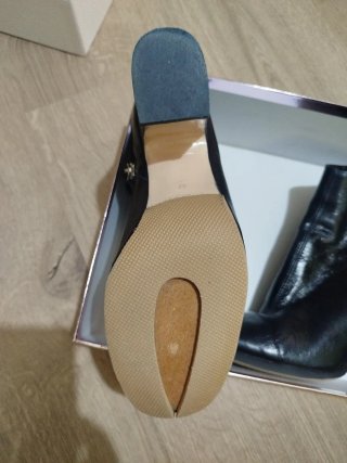 Botines de Piel Negros con Tacón