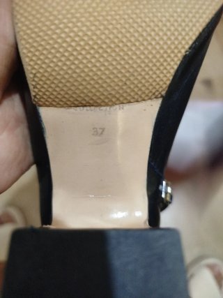 Botines de Piel Negros con Tacón
