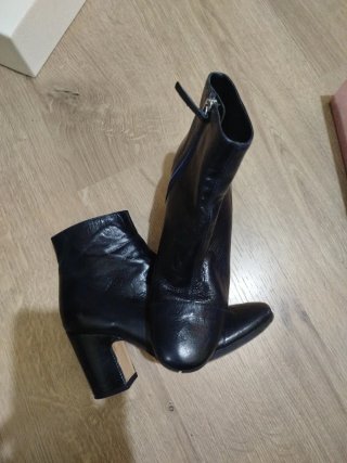 Botines de Piel Negros con Tacón